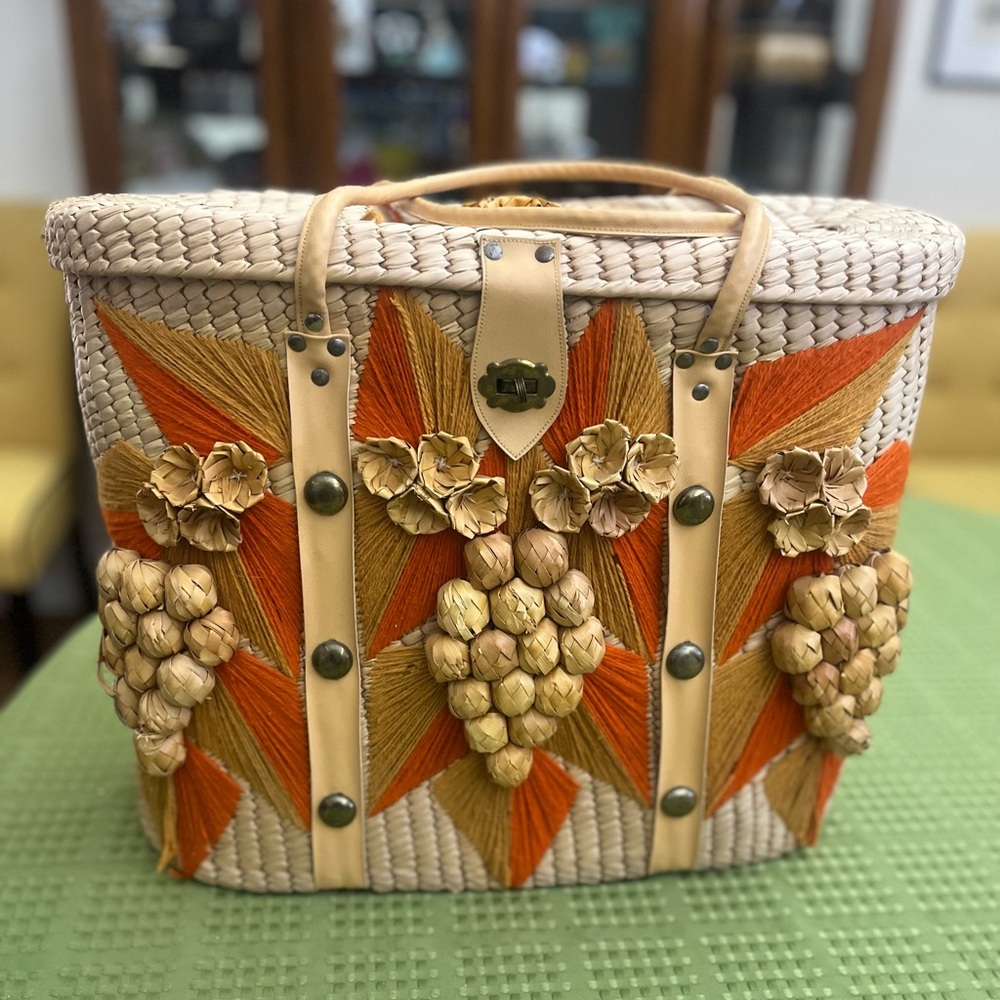 Vtg 1960's BIG Woven Yarn Straw Tropical Beachy Basket Bucket Bag Mexico